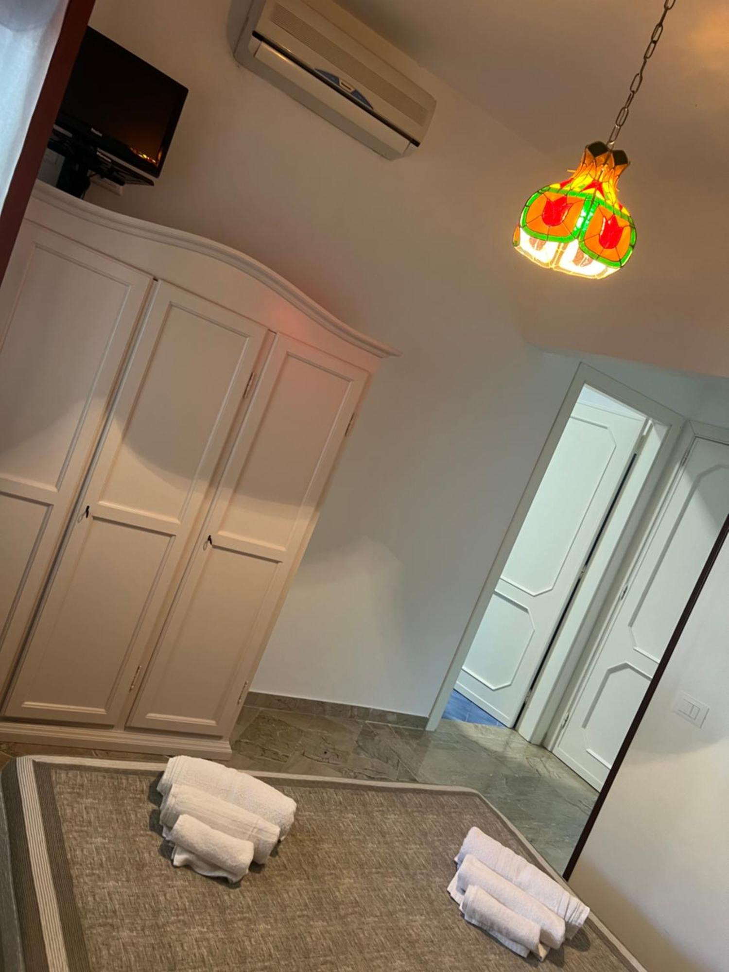 Villa Dolce Vita Rooms Castelluzzo Exterior photo