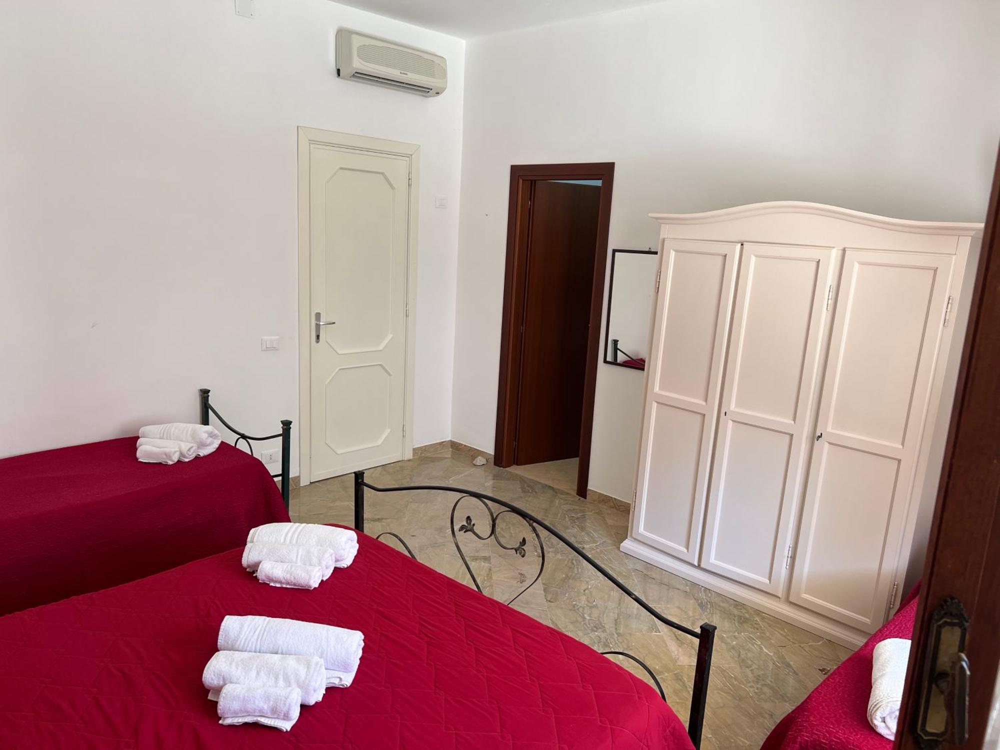 Villa Dolce Vita Rooms Castelluzzo Exterior photo