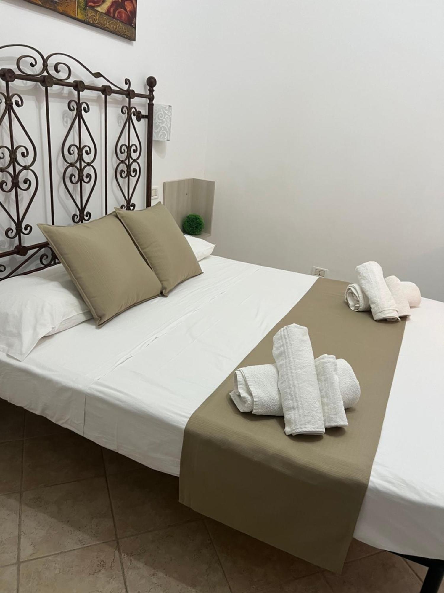 Villa Dolce Vita Rooms Castelluzzo Exterior photo